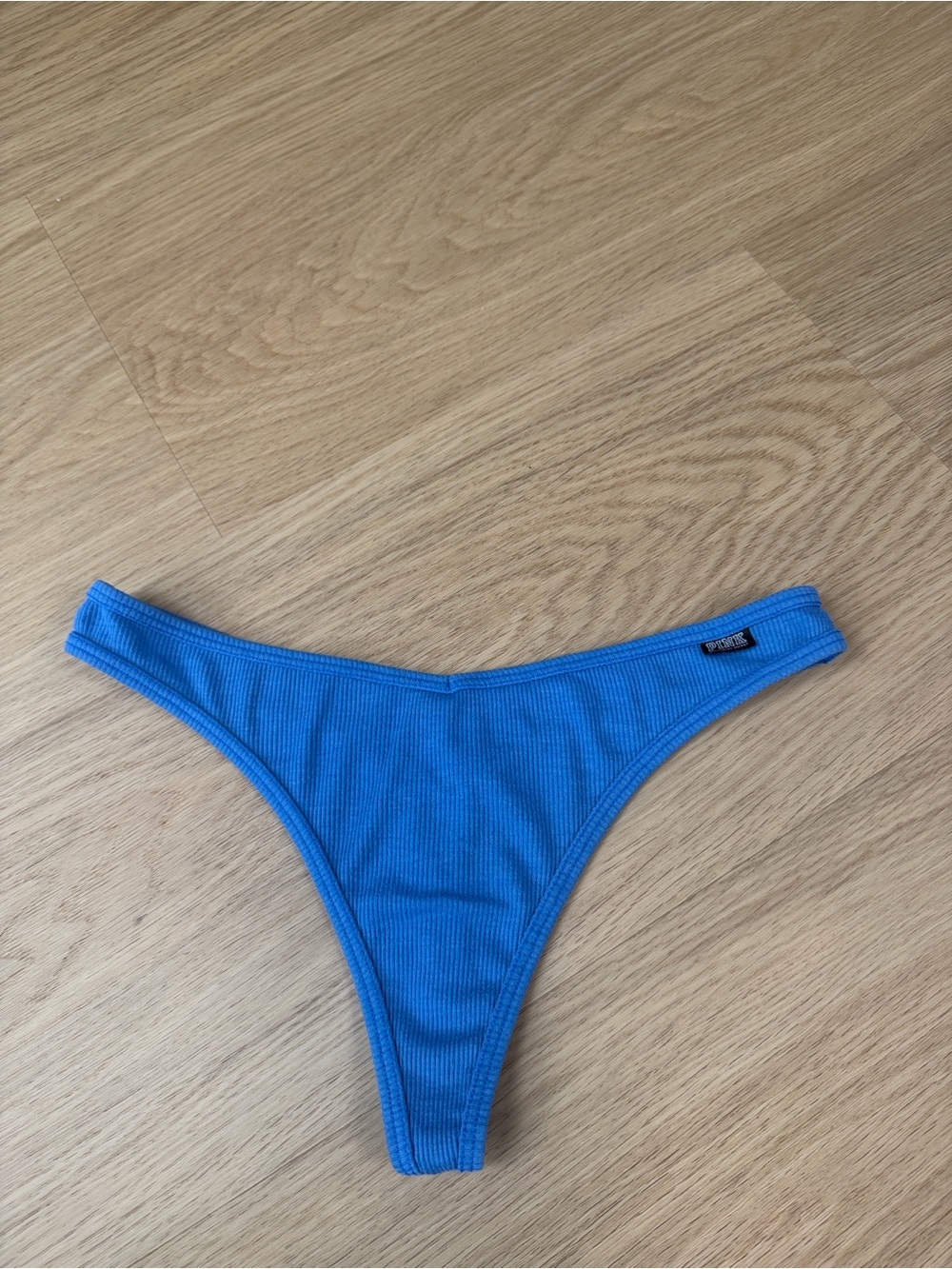 PINK Victoria’s Secret Ribbed Thong Panty M